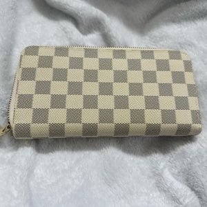 Checkered Woman’s Wallet